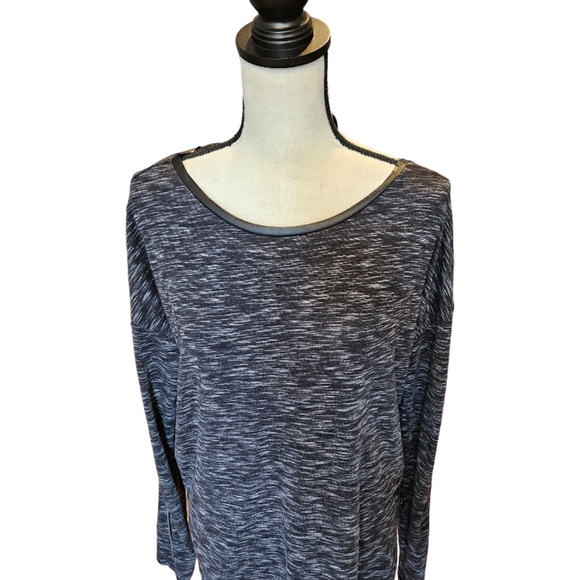 William Rast Black and White Long Sleeve Top - Picture 5 of 11